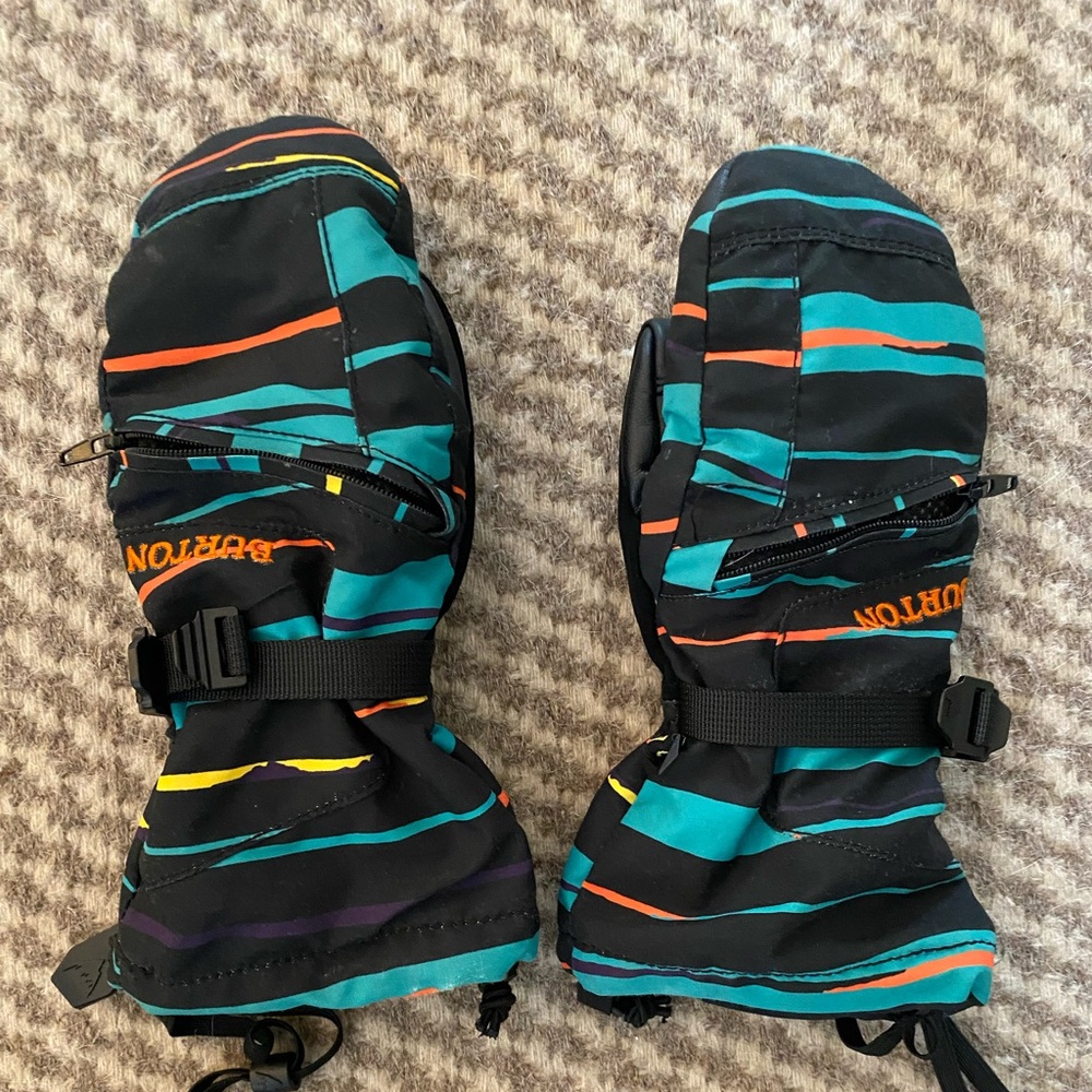 Burton kids vent mittens; ski/snowboard gloves